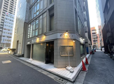 ★成約済★東京メトロ銀座線【⽇本橋】徒歩1分！１階★⾓地路⾯店 カウンター有の鉄板焼き居抜き物！（⽇本橋ＴＳビル）