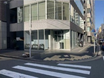 東京メトロ丸の内線・東西線・千代田線・半蔵門線【大手町】徒歩5分！オフィス街ど真ん中！間口の広い角地物件！（Daiwa神田橋ビル）