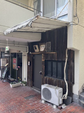 東京メトロ副都⼼線【東新宿】徒歩3分！⼩箱の居酒屋居抜き物件！ 造作代⾦無償！（新宿フラワーハイホーム）