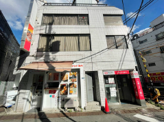 ⻄武新宿線【中井】徒歩1分！中井駅⽬前・線路沿いの好⽴地！ 新規開業にもおすすめの狭⼩物件★（⿃⼀ビル）