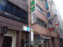 東京メトロ丸ノ内線【銀座】徒歩5分！飲⾷店の居抜き物件★現況引渡・造作無償！（銀座ウエストビル）