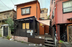 東京メトロ東⻄線【神楽坂】徒歩4分！東⻄線神楽坂駅 路地裏の⼀軒家、元カフェ（神楽坂６丁⽬ビル）