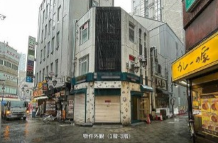 JR山手線【池袋】徒歩1分！池袋駅西口駅前繁華街! 飲食店が立ち並ぶ小町通りの角地物件です。（名取ビル3階）