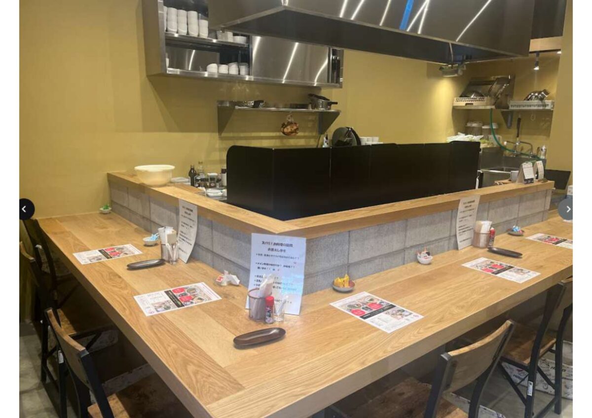 小田急本線・小田原線 【伊勢原駅】 徒歩6分!駐車場付き、飲食店居抜き物件★(三愛ビル)