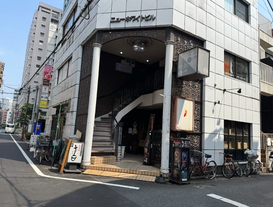 東京メトロ丸の内線【新宿御苑前】徒歩4分!居酒屋居抜き物件★(ニューホワイトビル)